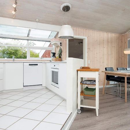 6 Person Holiday Home In Bjert Binderup Strand 外观 照片